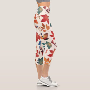 Verstreute Blätter und Beeren Capri Leggings