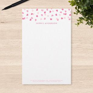 Verstreuter rosa Herzen Konfetti Briefpapier