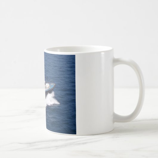 Versuchsboot mit Geschwindigkeit Kaffeetasse (Rechts)