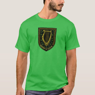 Verteidigen Sie das Luck Irish Harp Shield Design T-Shirt
