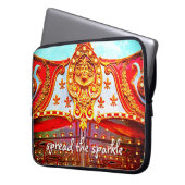 Verteilen Sie das glänzende Zitat goldene Gesicht  Laptopschutzhülle (Vorderseite Links)