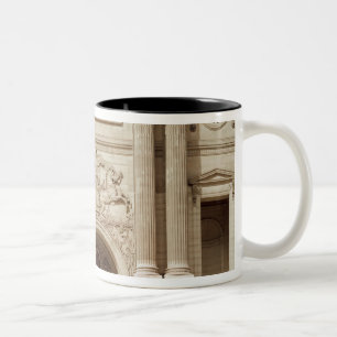 Verteilende Kronen des Ruhmes, von der Kolonnade Zweifarbige Tasse