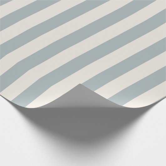 Vertical Stripe Pattern Light Blue-Gray and Cream Geschenkpapier (Ecke)