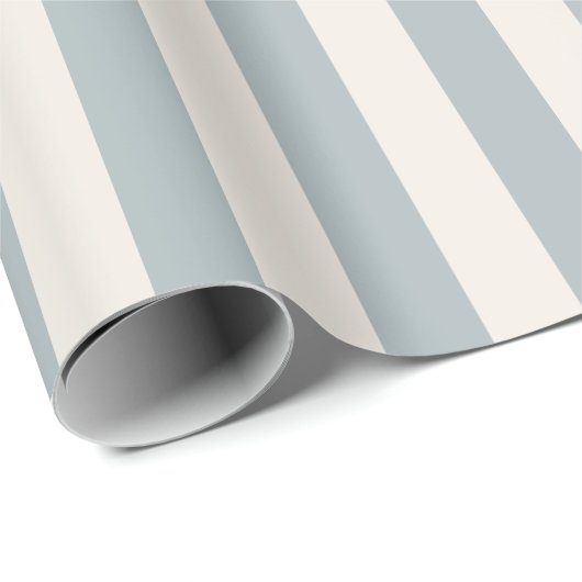 Vertical Stripe Pattern Light Blue-Gray and Cream Geschenkpapier (Rolleneckpunkt)