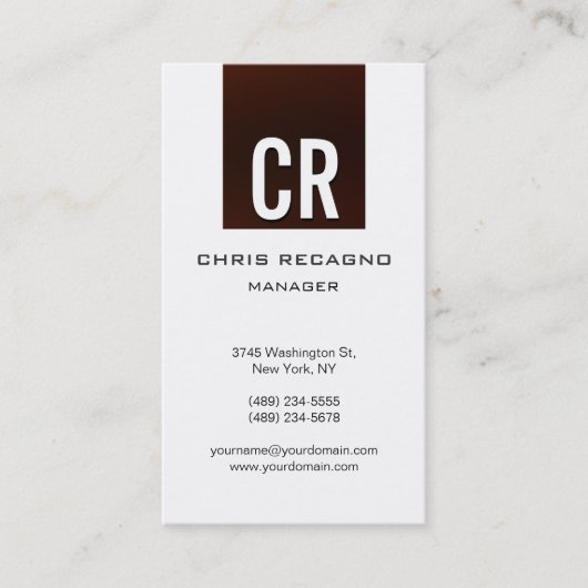 Vertikal-braune, weiße Hintergrundkarte Visitenkarte (Vorderseite)