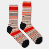 vertikal gestreiftes Muster in orange und Socken (Rechts)