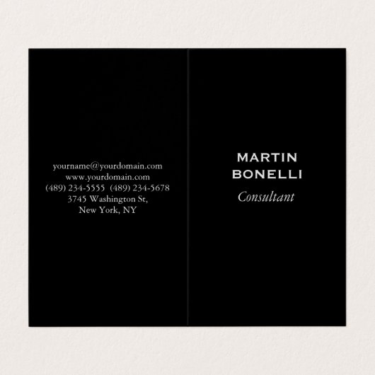 Vertikal Schwarzer Standard Modernes Minimalistisc Visitenkarten (Außenseite Aufgefaltet)