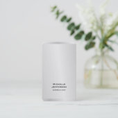 Vertikal Silver Gray Stilvoll modern und modern Visitenkarte (Stehend Vorderseite)