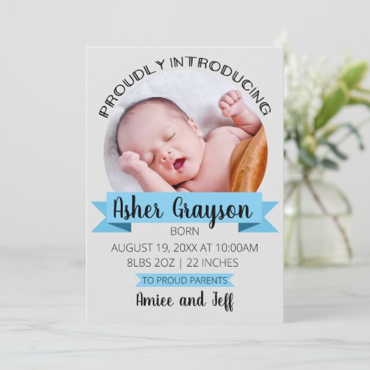 Vertikal stolz Geburtsankündigung vorstellen Ankündigung (Stehend Vorderseite)