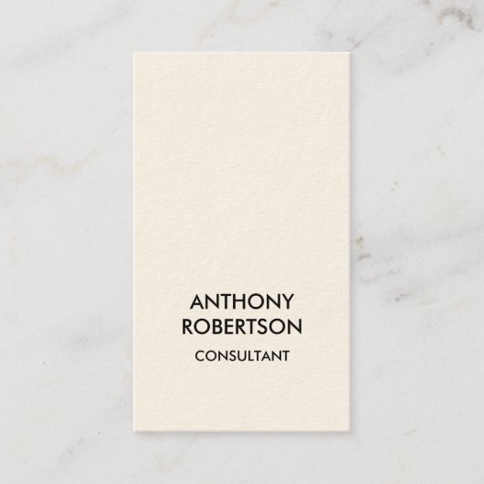Vertikale Creme Einzigartige Design-Visitenkarte Visitenkarte (Vorderseite)