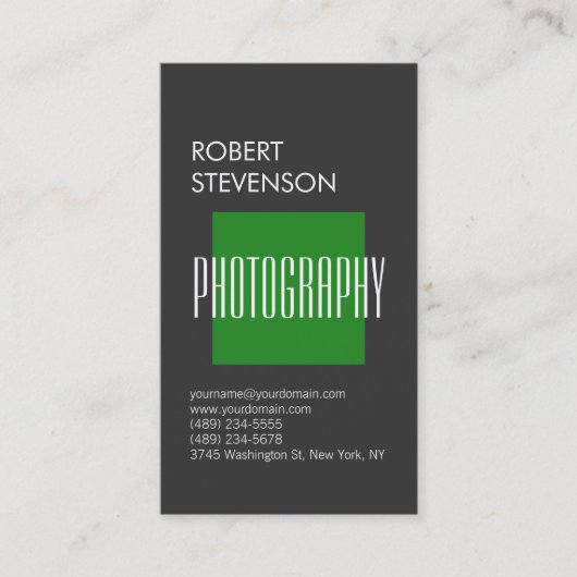 Vertikale Grauwald Green Trendy Business Card Visitenkarte (Vorderseite)