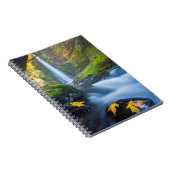 Vertikale Panoramasicht auf die Tunnelfälle Notizblock (Rechte Seite)