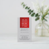 Vertikale, rote, moderne Monogramm-Visitenkarte Visitenkarte (Stehend Vorderseite)