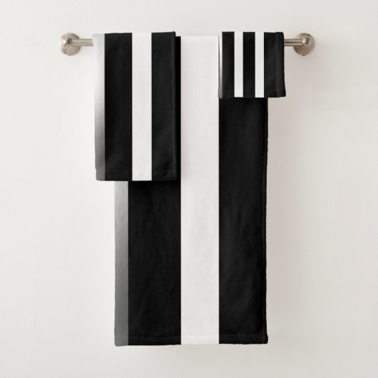 Vertikale schwarz-weiße Streifen silberfarbene Akz Badhandtuch Set (Insitu)
