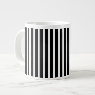 Vertikale schwarze und weiße Streifen Jumbo-Tasse