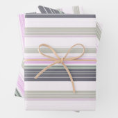 Vertikale Streifen in Grau und Rosa. Geschenkpapier Set (Beispiel)