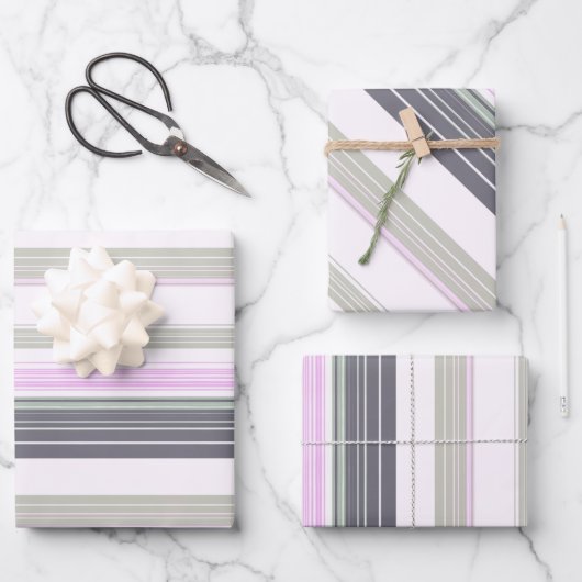 Vertikale Streifen in Grau und Rosa. Geschenkpapier Set (Vorderseite)