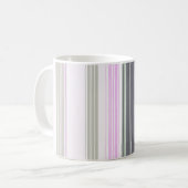 Vertikale Streifen in Grau und Rosa. Kaffeetasse (Vorderseite Links)