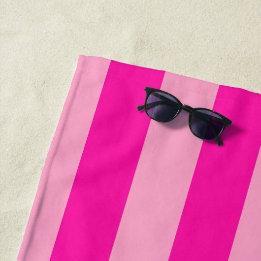 Vertikale Streifen in rosa Strandtuch (Beispiel)
