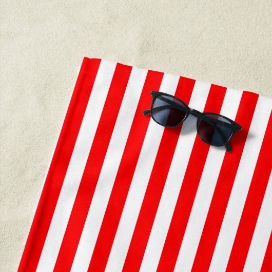 Vertikale Streifen in Rot und Weiß Strandtuch (Beispiel)