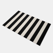 Vertikale Streifen schwarz und cremeweiß gestreift Fußmatte (Schrägansicht)