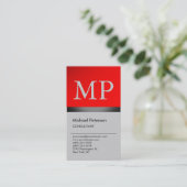 Vertikale Trendy Red Gray Monogram Business Card Visitenkarte (Stehend Vorderseite)