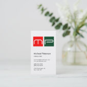 Vertikale, weiße, grüne Monogram-Visitenkarte Visitenkarte (Stehend Vorderseite)