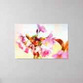 Vertikales Cluster von Sakura-Blume im Garten Leinwanddruck (Vorderseite)