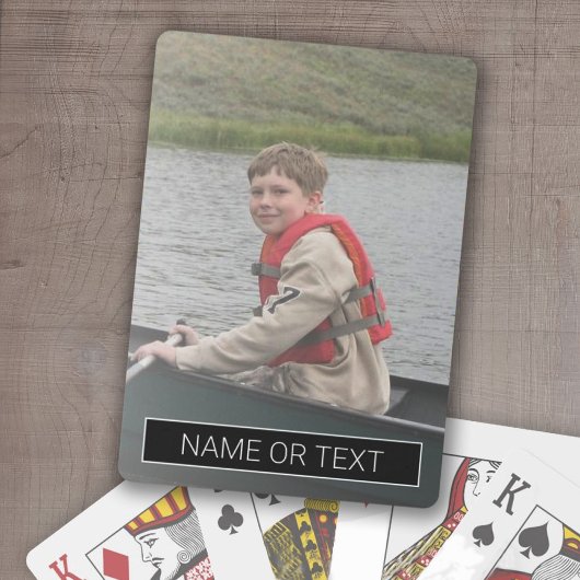 Vertikales Foto mit schwarzem Farbblock für Text Spielkarten