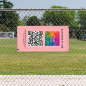 Vertikales QR-Code-Firmenlogo im Freien Rosa Banner (InSitu)