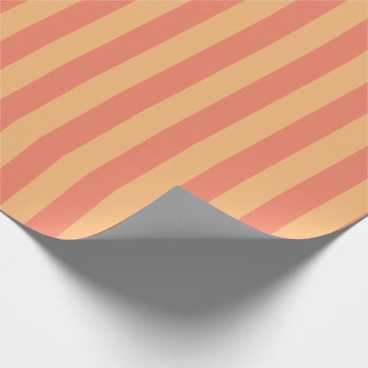 Vertikales Streifenmuster in Lachs und Apricot Geschenkpapier (Ecke)