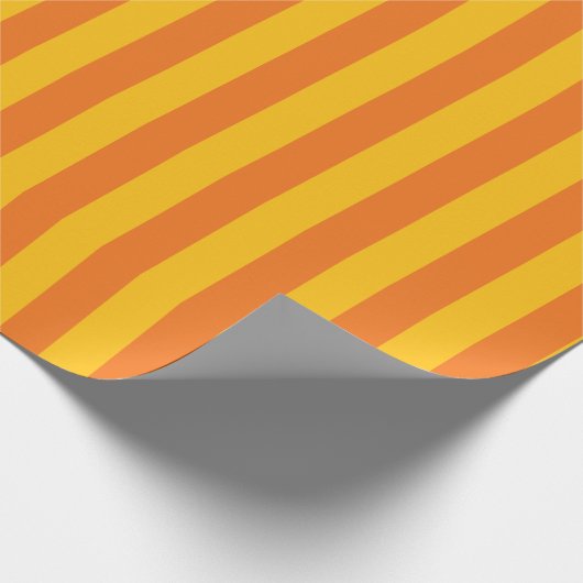 Vertikales Streifenmuster in Orange und Gelb Geschenkpapier (Ecke)