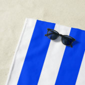 Vertikales Stricksegler Blau- und Weißmuster Strandtuch (Beispiel)