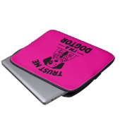 Vertrau mir, ich bin ein Hundtor Laptopschutzhülle (Vorne Knopf)