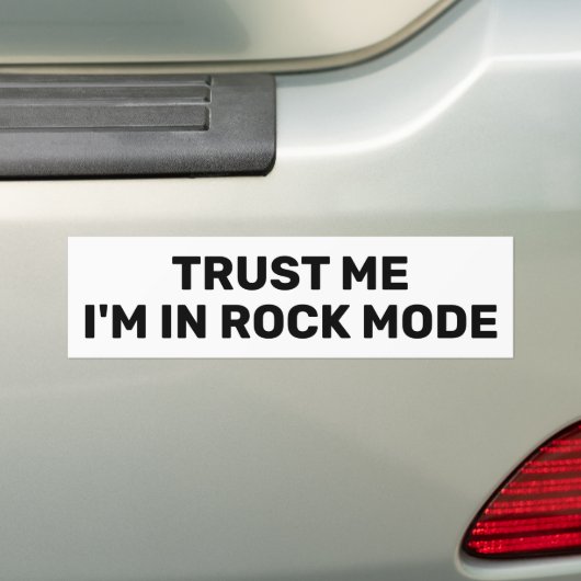 Vertrau mir - ich bin im Rock-Modus™ Stoßstangenau Autoaufkleber (Auf Auto)