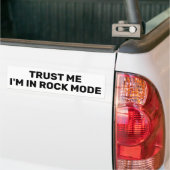 Vertrau mir - ich bin im Rock-Modus™ Stoßstangenau Autoaufkleber (Auf Lkw)