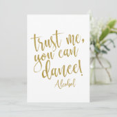 Vertraue mir, du kannst erschwingliches Hochzeitsz Einladung (Stehend Vorderseite)