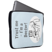 Vertraue mir - ich bin Arzt! Funny Cartoon Laptopschutzhülle (Vorne Rechts)