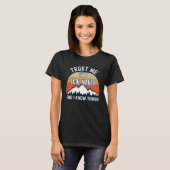 Vertraue mir, ich bin ein Tool-Maker und ich weiß, T-Shirt (Vorne ganz)