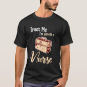 Vertraue mir, ich bin fast ein kurzes Weihnachtsfe T-Shirt (Vorderseite)