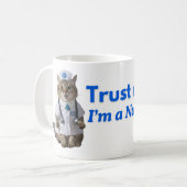 Vertraue mir, ich bin Krankenschwester und niedlic Kaffeetasse (Vorderseite Links)
