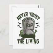 Vertraue niemals den lebendigen, lustigen Spooky Z Postkarte (Vorne/Hinten)