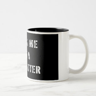 Vertrauen Sie, dass ich ich ein Pipefitter bin Zweifarbige Tasse