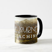 Vertrauen Sie der Reise, gehen Geocaching Geocache Tasse (VorderseiteRechts)