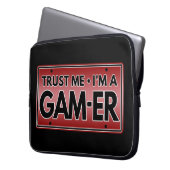VERTRAUEN SIE MIR IM GAMER LAPTOPSCHUTZHÜLLE (Vorderseite Links)