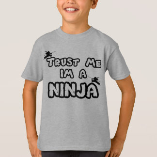Vertrauen Sie mir im Ninja-Schweißgerät-Shirt T-Shirt