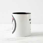 Vertrauen Sie nie einer Ingwer-Tasse Zweifarbige Tasse (Mittel)