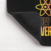 Vertrauen Sie niemals auf einen Atom, der alles sc Mousepad (Ecke)