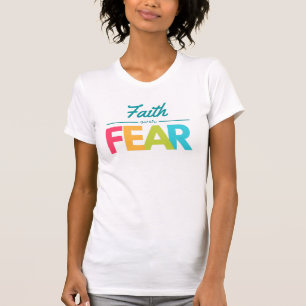 Vertrauen über Angst Multi Color Fett Schriftart  T-Shirt