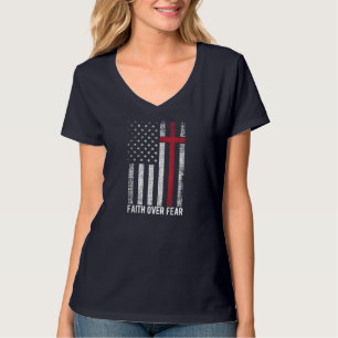 Vertrauen über Angst US Flag Christliches Kreuz T-Shirt